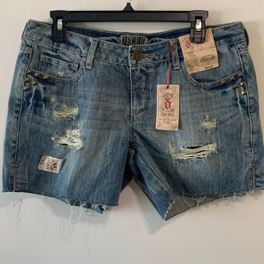 ⭐️NWT⭐️ Decree jean shorts